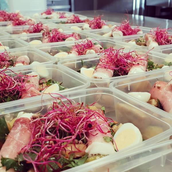 Commander des salades pour un buffet en congrès d'entreprise à Paris