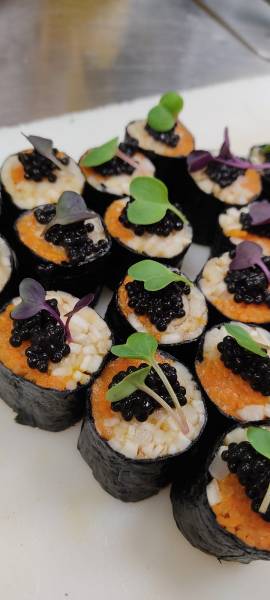 Comment réserver un assortiment de pièces cocktail pour un événement proche Paris 7