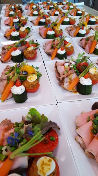 Trouver des assiettes froides pour dégustation en conférence proche Paris