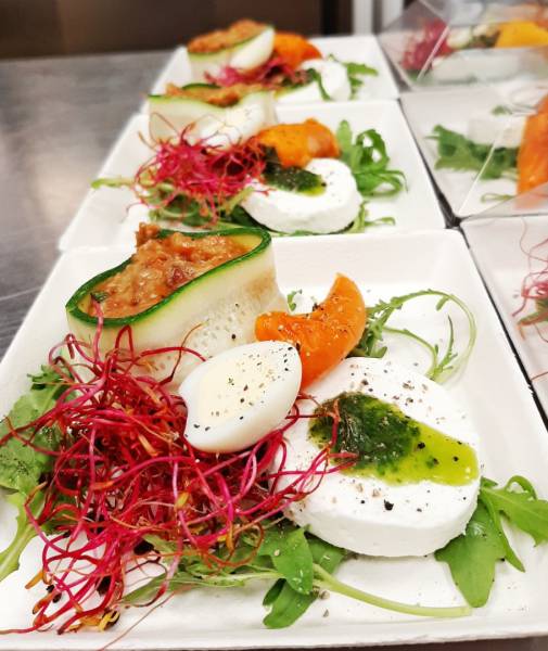 Trouver une salade en plateau repas pour entreprise au club gourmet au vésinet proche Paris